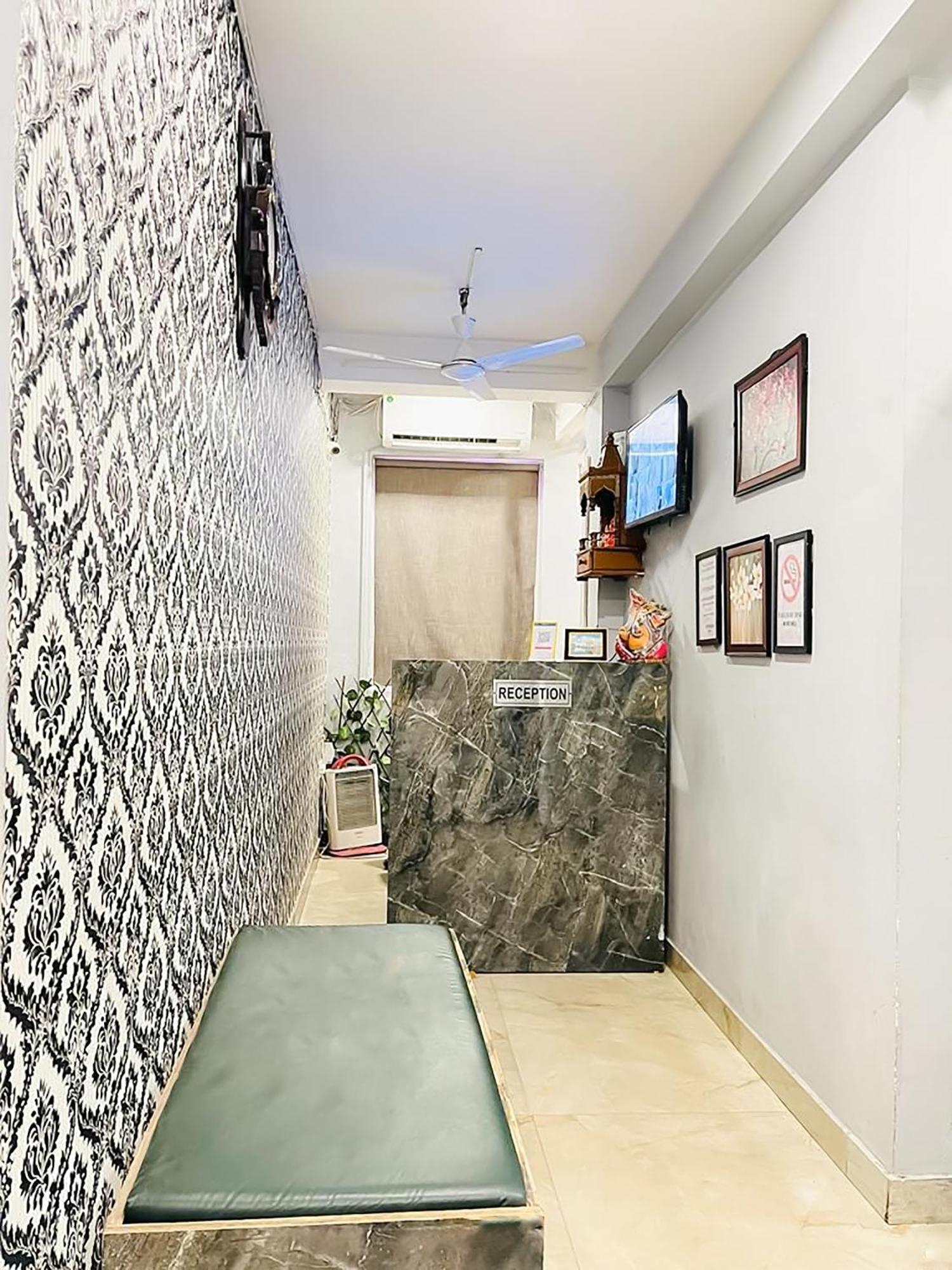 Hotel Blu - Saket Dlf Avenue Neu-Delhi Exterior foto